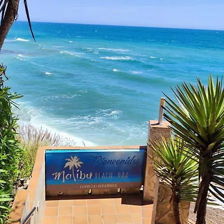 Apartment Brand New Modern 2 Bdrms Duplex Penthouse . Sea Views. 3 Min Walk To Beach!