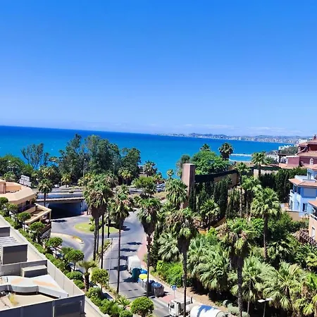 Apartment Brand New Modern 2 Bdrms Duplex Penthouse . Sea Views. 3 Min Walk To Beach!
