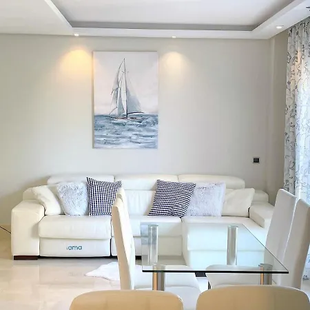 Apartment Brand New Modern 2 Bdrms Duplex Penthouse . Sea Views. 3 Min Walk To Beach! Benalmadena