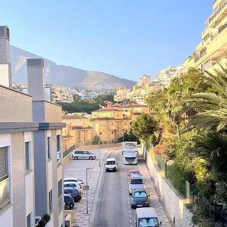 Brand New Modern 2 Bdrms Duplex Penthouse . Sea Views. 3 Min Walk To Beach! *