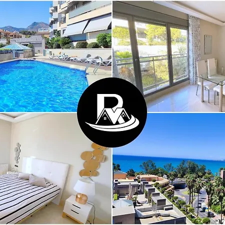 Apartment Brand New Modern 2 Bdrms Duplex Penthouse . Sea Views. 3 Min Walk To Beach! *